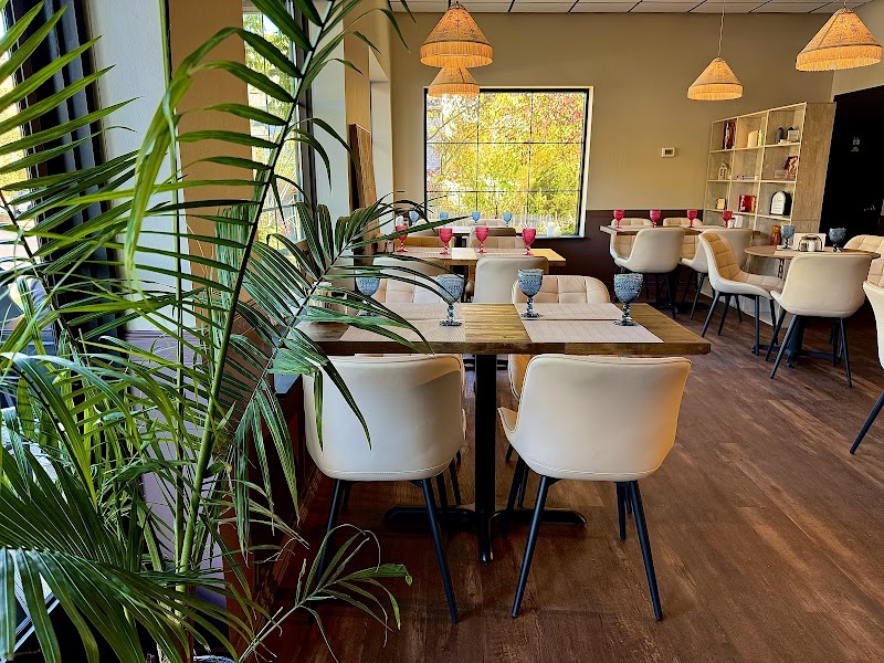 MEGOBARI CAFE - photo 3
